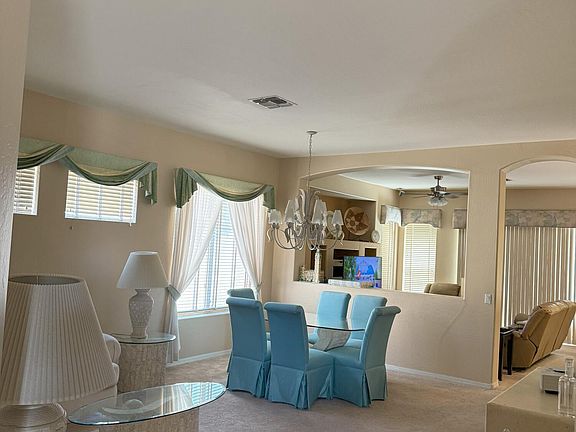 3rd image of 901 W ORIOLE Way