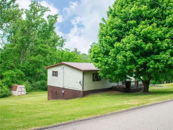 279 Bennington Rd, Hopwood, PA 15445