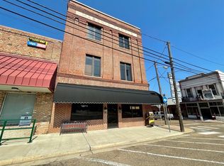 101 S 4th St, Crockett, TX 75835