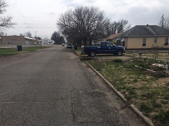 4th image of 1103 Lincoln Ave