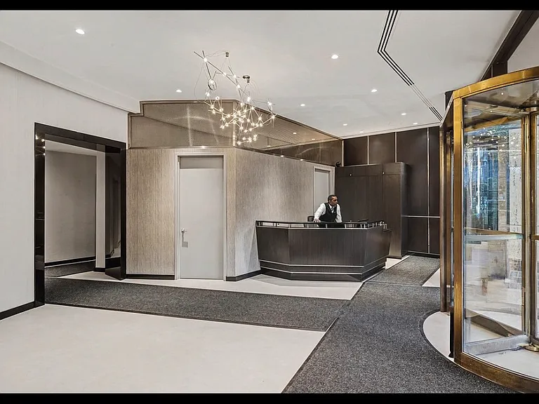 2025 Broadway #22B — Photo 10
