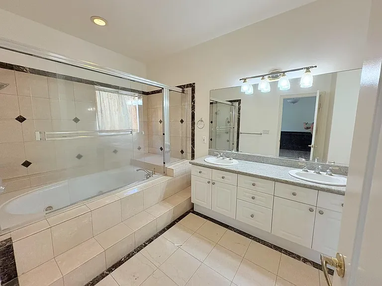 769 Russell Ave — Photo 14
