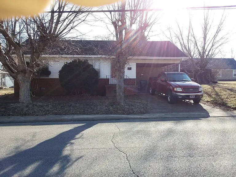 407 N McCombs St — Photo 1