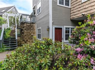 5020 W Oak Ridge Cir, Erie, PA 16509