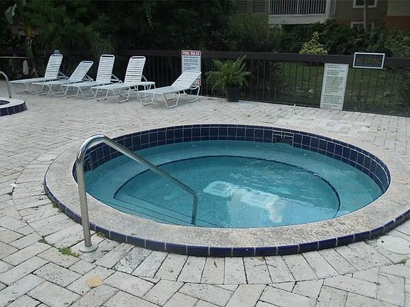 4th image of 4000 Versailles Dr #C