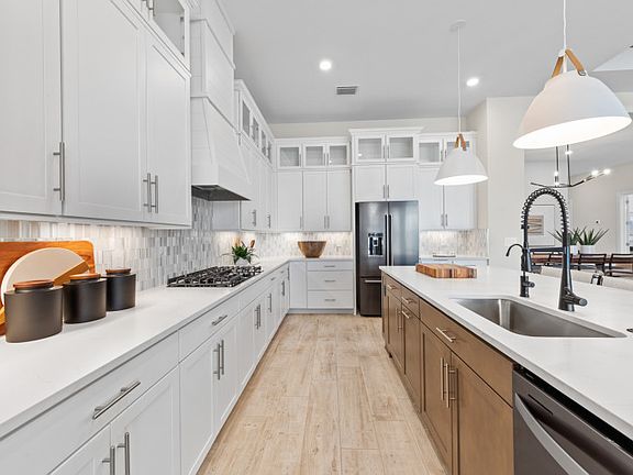 Gourmet kitchen