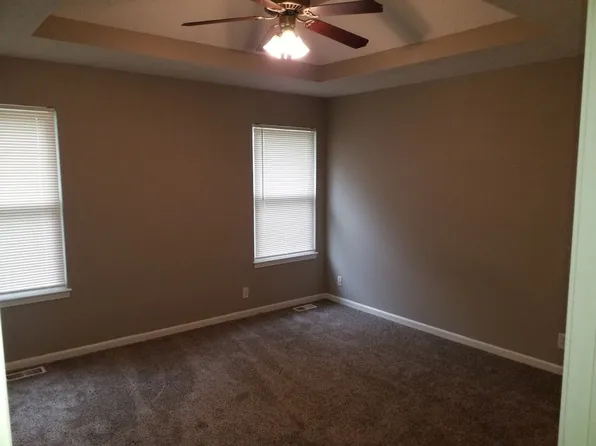1601 NW Nicholas Dr, Grain Valley, MO 64029