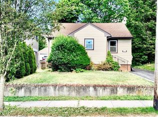 143 Devon Rd, Albertson, NY 11507