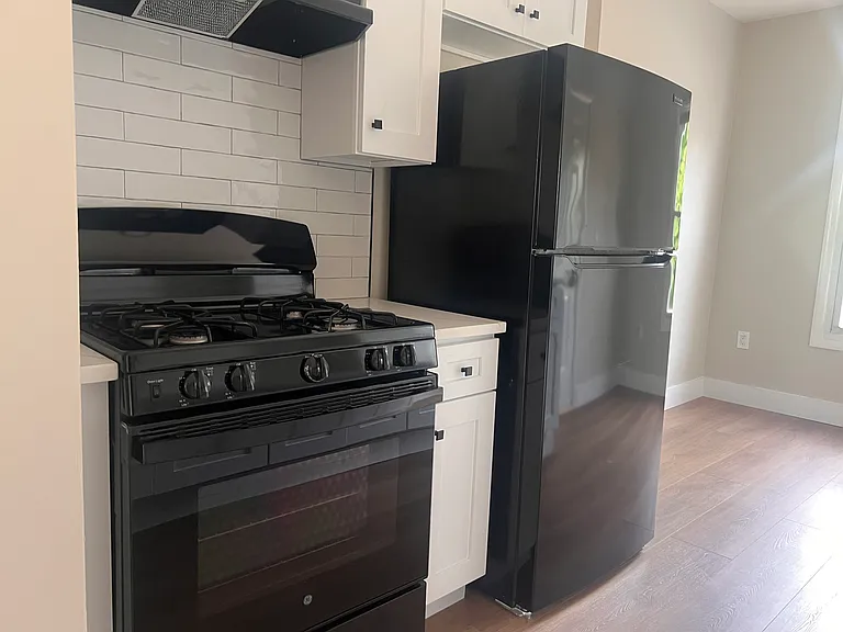 752 Belmont Ave #7 — Photo 6