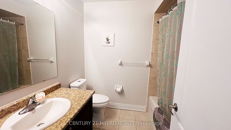 Richmond Hill Townhouse for rent - 4 Bedrooms — photo 21
