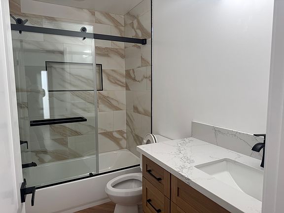 5th image of 1321 N Screenland Dr #101