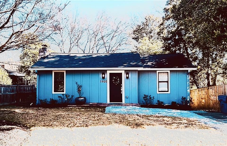 1st image of 1905 Windemere Dr NE