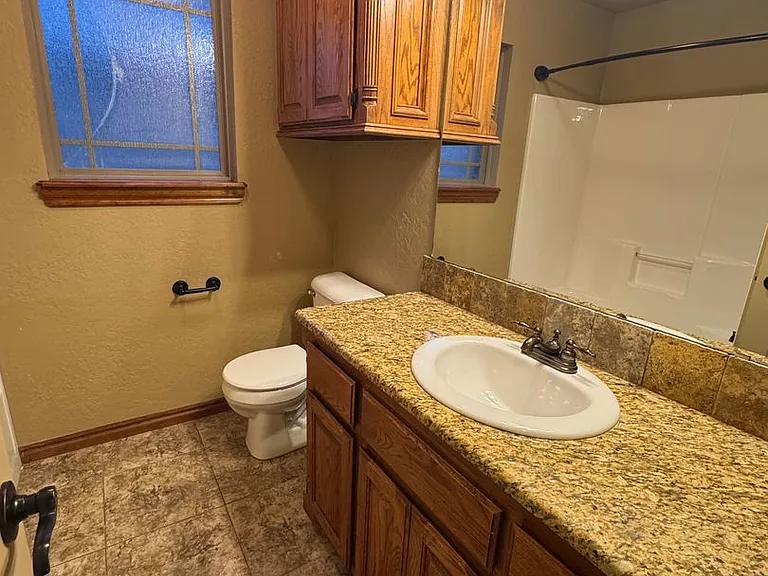 1517 NE Stonehouse Dr — Photo 27