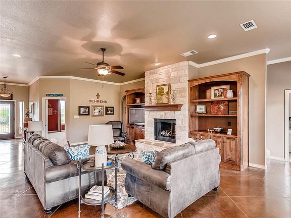 4th image of 607 Lantana Dr