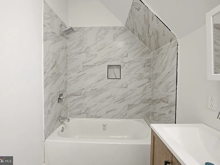 6012 Ridge Ave #7 — Photo 8