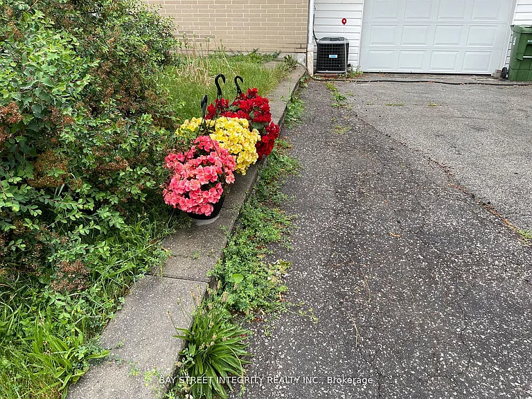112 Combermere Dr #BASEMENT — Photo 16