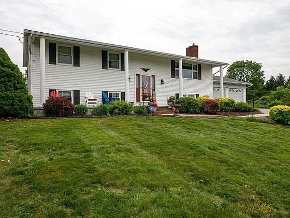 2nd image of 27 Clubhouse Dr