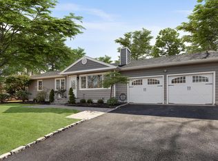 5 White Birch Trl, East Quogue, NY 11942