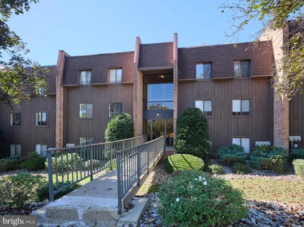 56 Hermitage Dr, New Hope, PA 18938