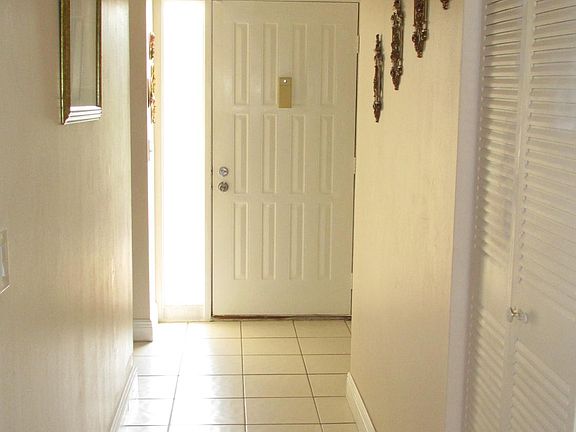 5th image of 3900 Vine Trl APT C