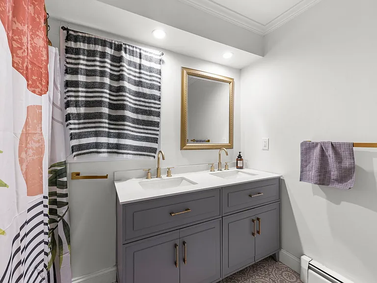 20 W Brown St — Photo 17