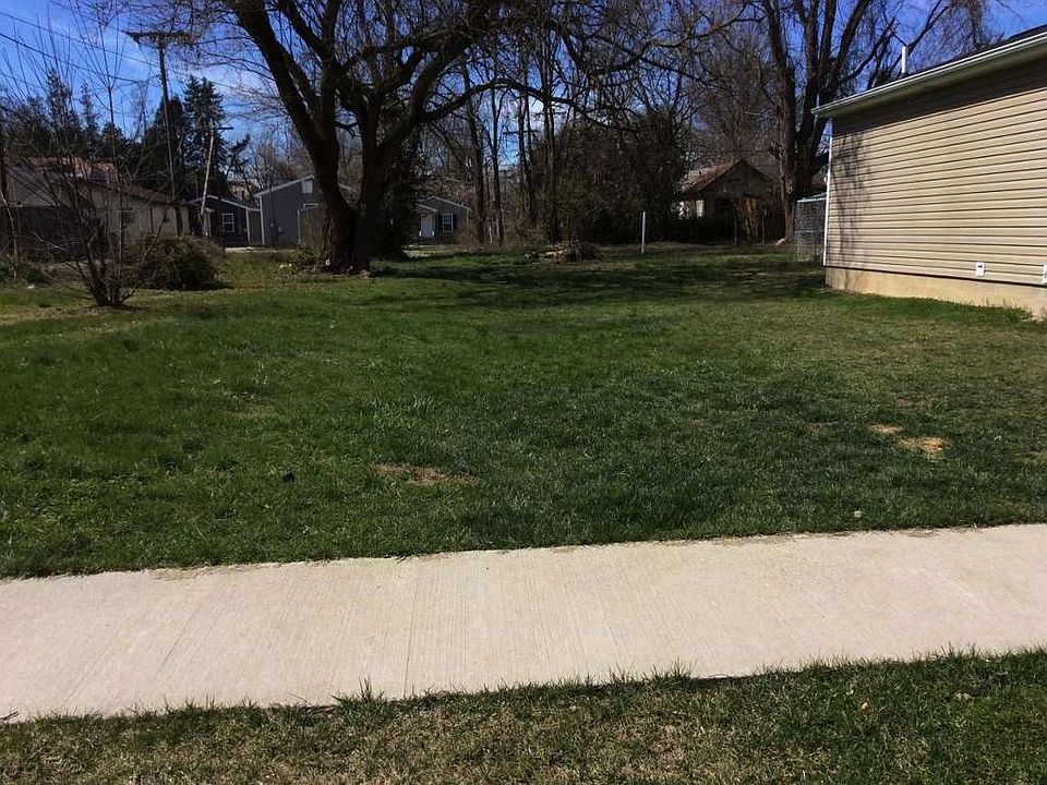 2nd image of 909 Bruce St