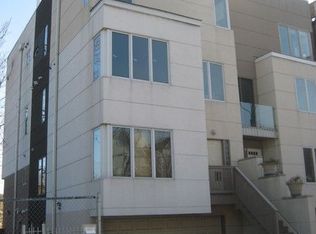 953 N Racine Ave, Chicago, IL 60642