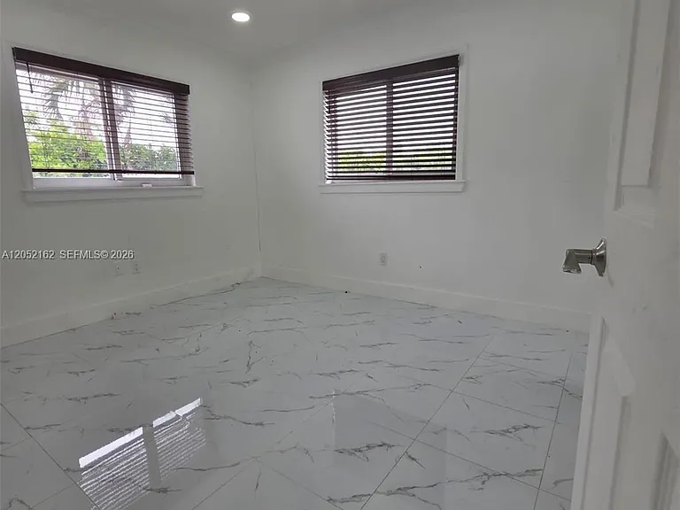 11911 SW 185th St — Photo 9
