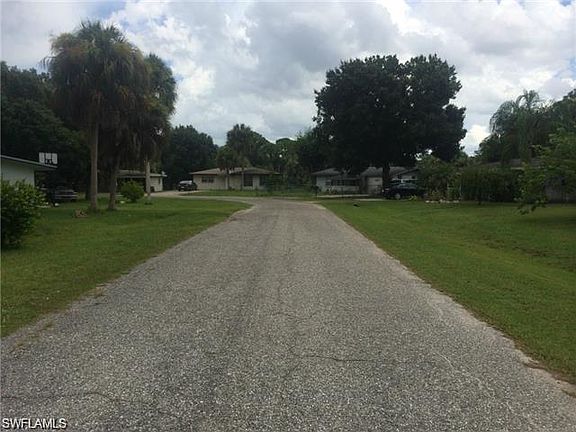 2nd image of 2111 Gardenia Cir W