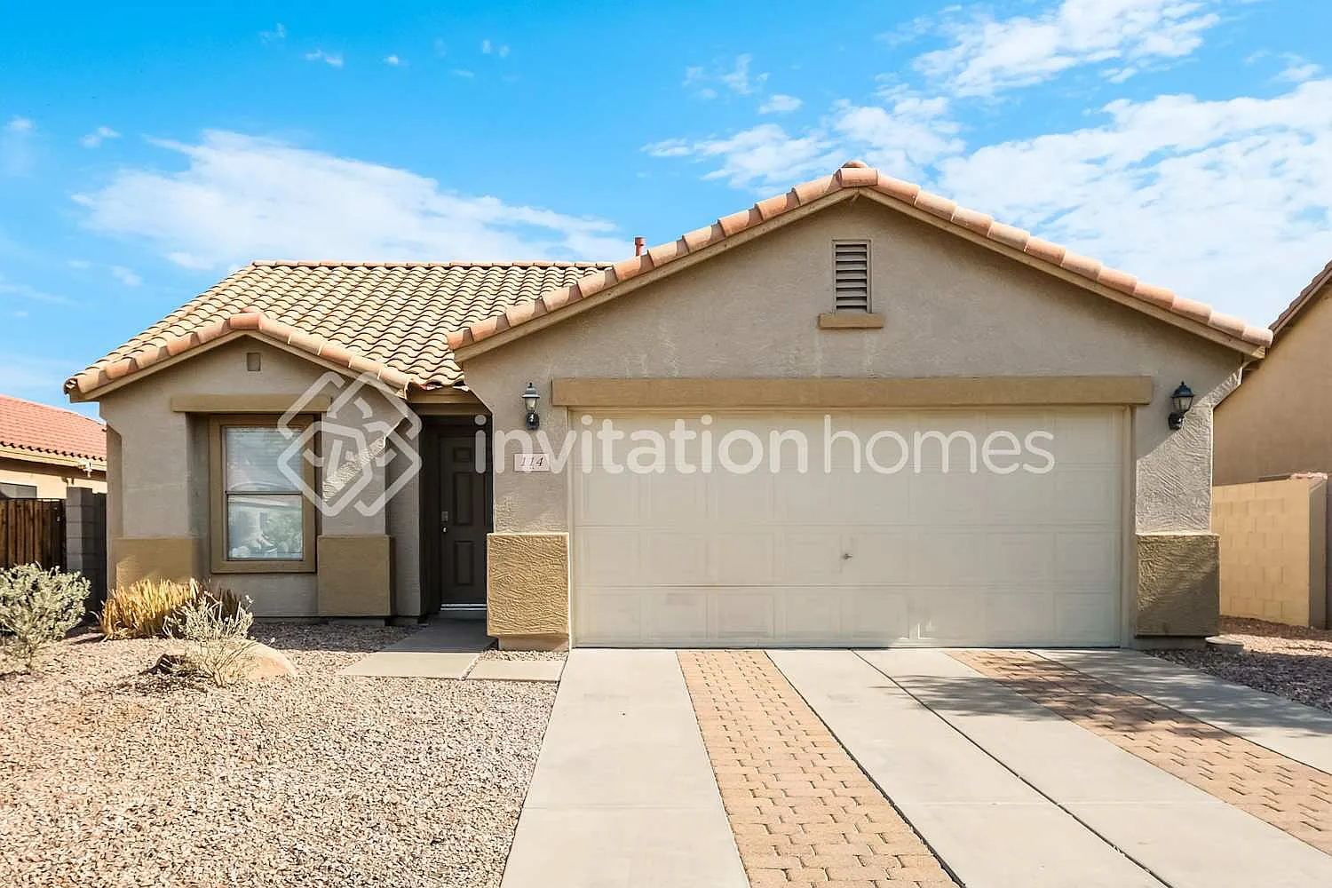 114 E Beth Dr Phoenix, AZ 85042 — Photo 1