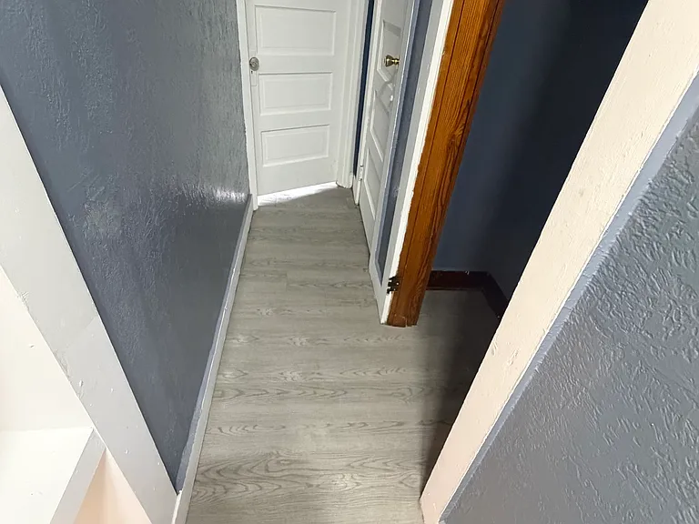 29 Laura Ave — Photo 5