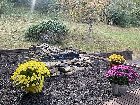5th image of 241 Hawks Branch Dr