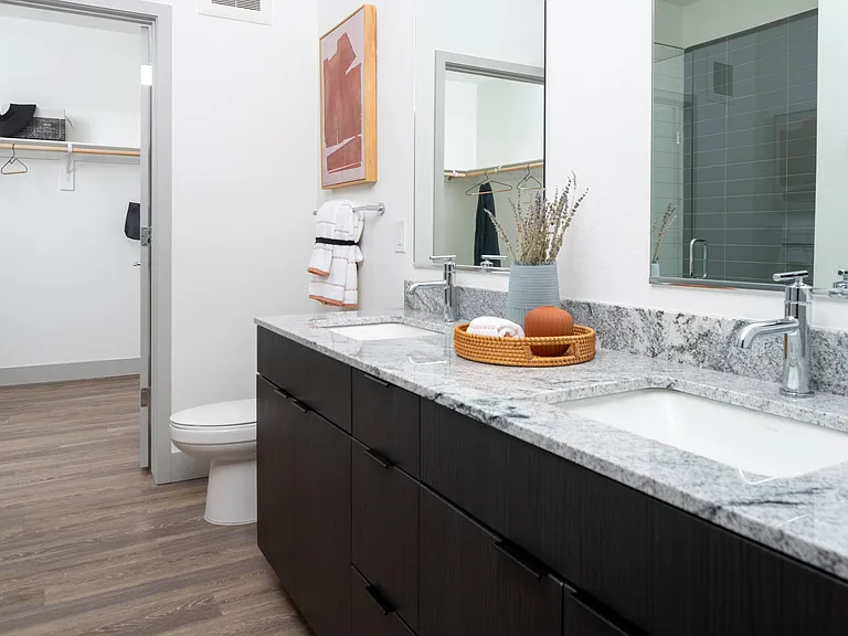 Legacy Metro 525 — Photo 17
