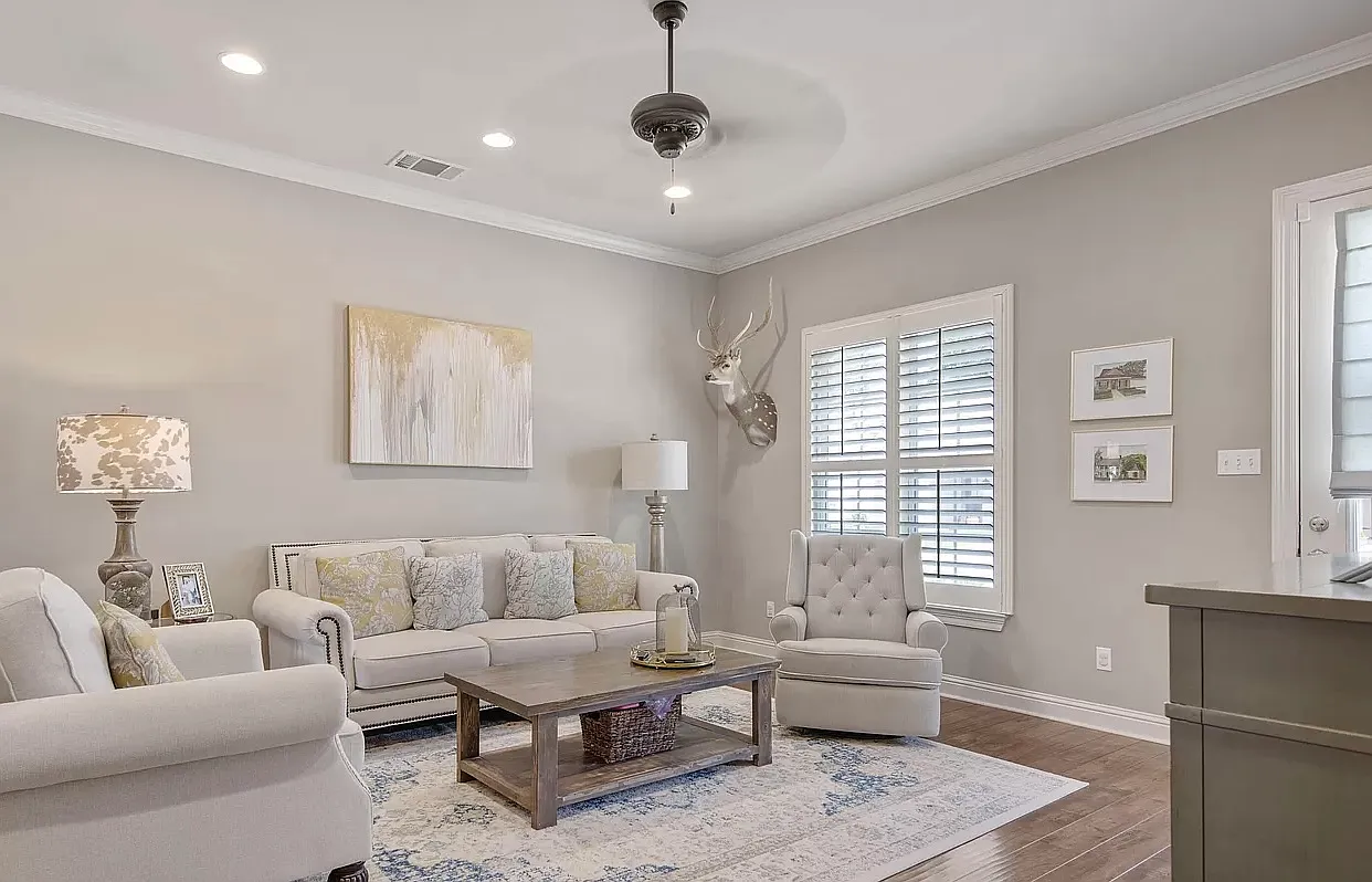 205 Oak Path Dr — Photo 3