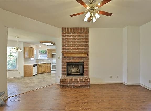 5th image of 3949 Duke Ln