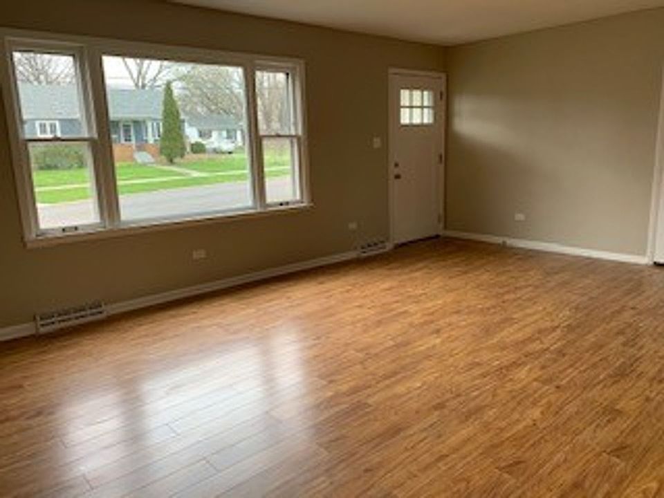 2 Eureka 2 W Eureka Dr Lemont IL Zillow