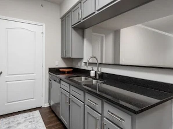 Kings Landing Apartments | 618 N New Ballas Rd, Saint Louis, MO