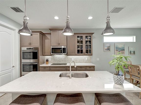 4th image of 1822 Berkshire Cir SW