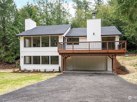 5th image of 705 208th Avenue NW