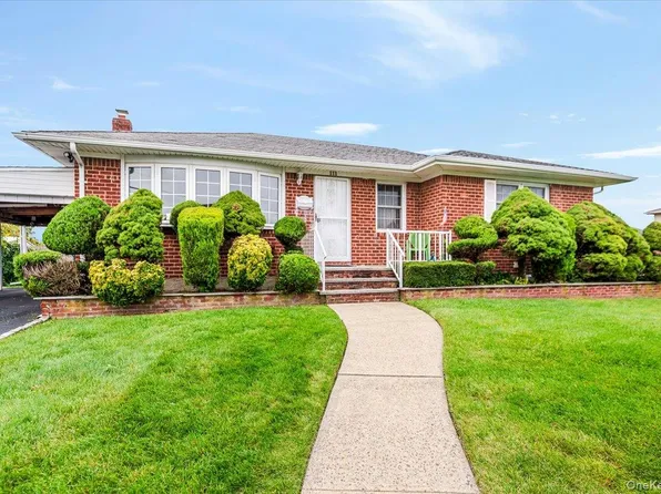 111 Michael Place, Bethpage, NY 11714