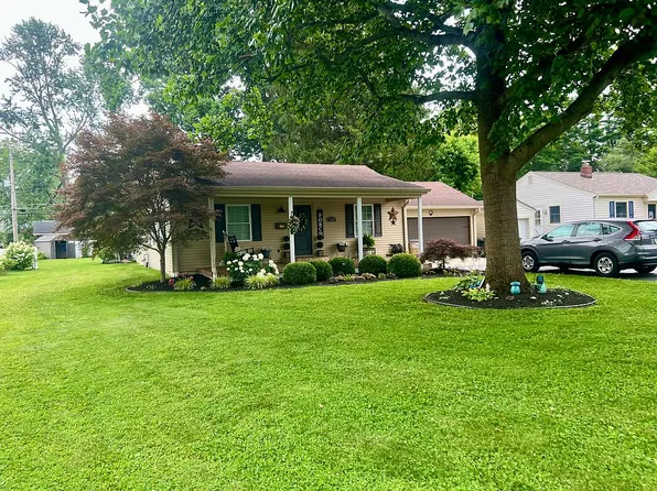 3325 Sycamore Dr, Columbus, IN 47203
