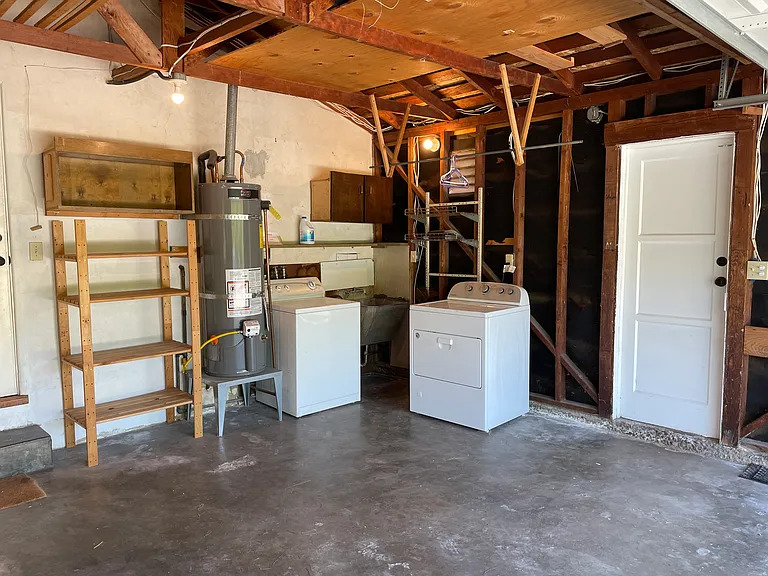 Aragon Dr — Photo 26