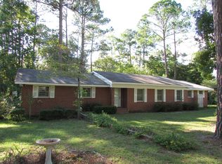 907 Saint Catherine Dr, Waycross, GA 31501