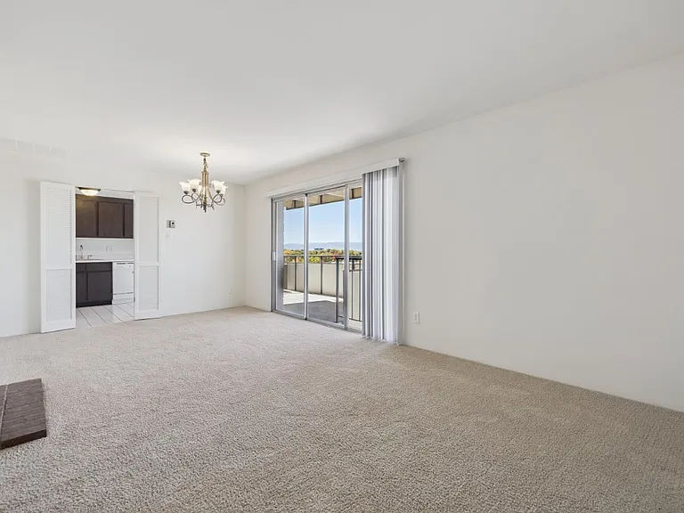 Post House Apartments — Photo 13