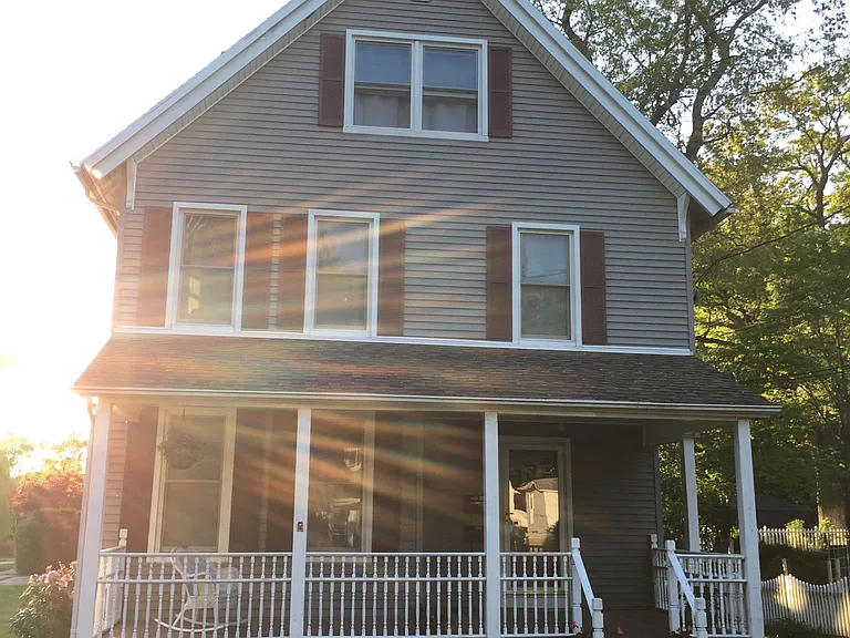 rental is top 2 floors, high ceilings, bedrooms on upper (top) floor.
