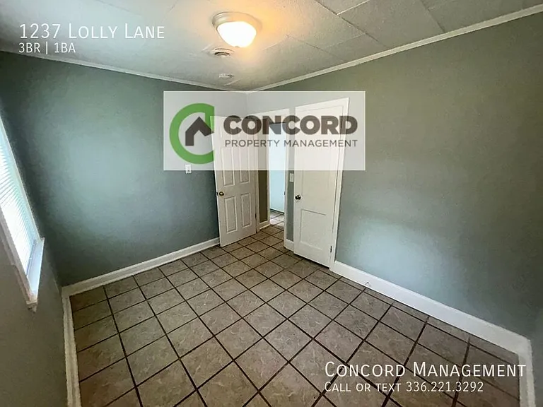 1237 Lolly Ln — Photo 6
