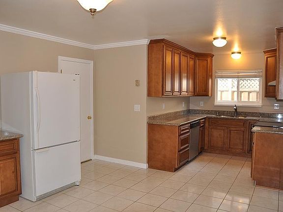 3rd image of 6111 Royal Ann Dr
