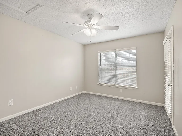 Pepper Ridge — Photo 30
