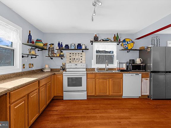 4th image of 1608 Wall Dr