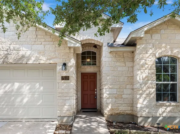 7619 Bit Cir, Elmendorf, TX 78112
